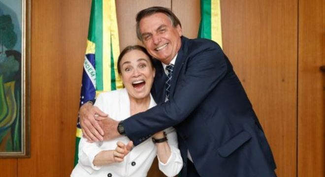 A atriz Regina Duarte e o presidente Jair Bolsonaro