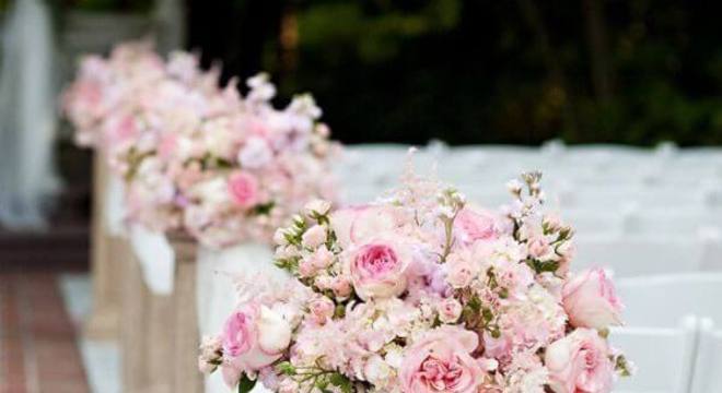 Flores para casamento no caminho da noiva