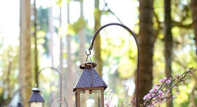 Flores para casamento rústico em marsala