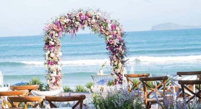 Flores para decoração de casamento em tons de lavanda