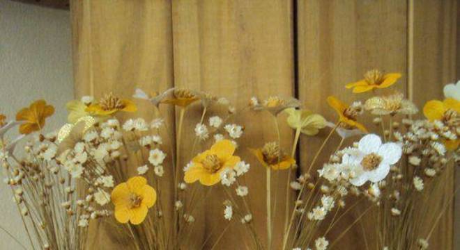 flores secas - garradas decoradas com flores secas 