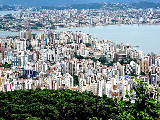 Florianópolis- Quem nasce na capital de Santa Catarina é Florianopolitano. A cidade, fundada em 23/03/1726, tem cerca de 537 mil habitantes.