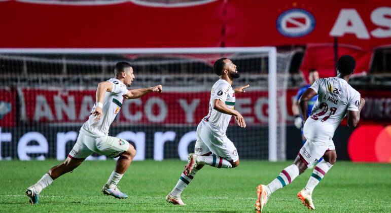 5º lugar: FluminenseRisco de rebaixamento: 0,001%Probabilidade de ser campeão: 2,7%Classificação para a Libertadores: 67,3%Classificação para Sul-Americana: 32,5%