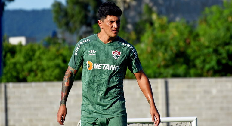 Atacante Germán Cano durante treino do Fluminense antes da partida na Colômbia
