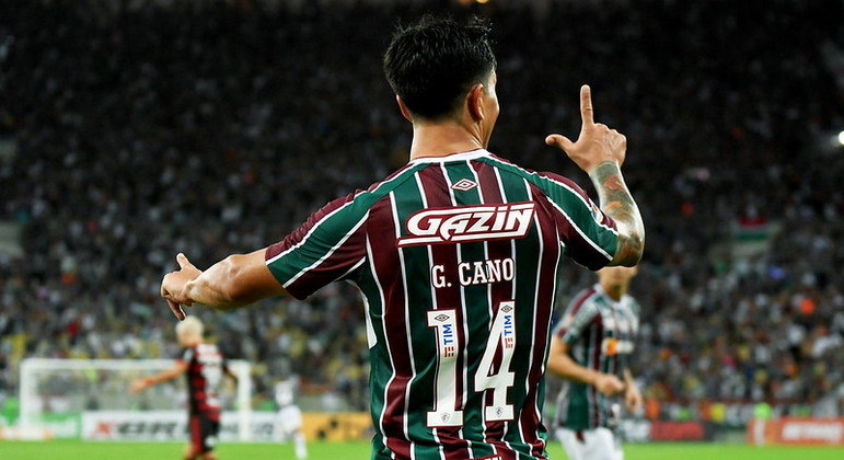 Com quatro gols de Cano, Fluminense faz 7 a 0 e vai à final do Carioca -  Superesportes