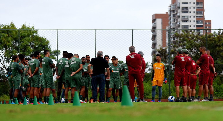 Jogadores do Fluminense durante treinamento no CT do clube