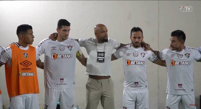 Em vídeo de bastidores, Flu mostra Felipe Melo motivando jogadores antes do clássico da semi