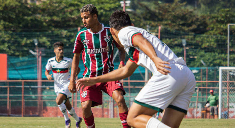 Moleques de Xerém em duelo contra a Portuguesa-RJ, pela Taça Guanabara 