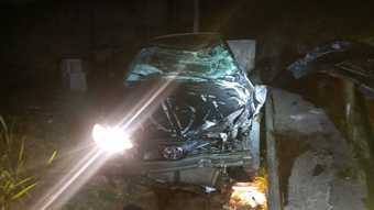 Motorista foge de blitz, tenta atropelar militares e bate carro em BH