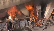 Bombeiros extinguem incêndio em viaduto que provocou transtornos no centro de São Paulo