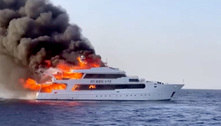 Iate com 30 pessoas a bordo pega fogo no Mar Vermelho; veja o vídeo