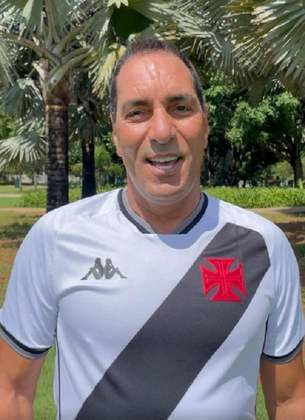 Foi cria e ídolo do Vasco, porém integrou o forte elenco do Flamengo no ano do centenário do clube. Ele também fez história com a camisa do Palmeiras. 