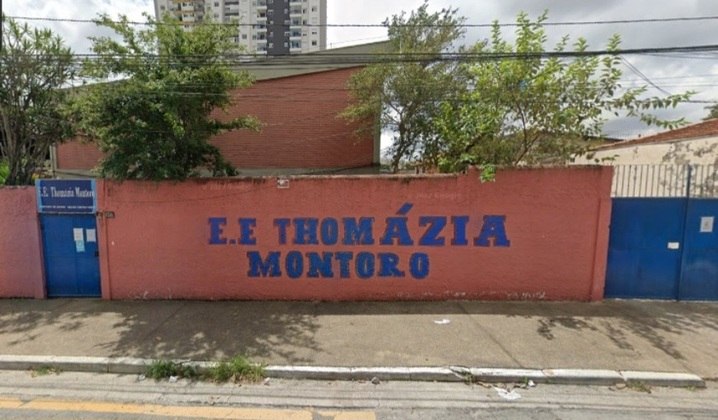 Foi na Escola Estadual Thomazia Montoro, na Vila Sônia. Os ataques começaram às 7h , na abertura das aulas