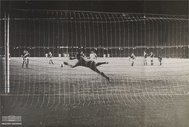 Foi no Maracanã, inclusive, que Pelé marcou o seu milésimo gol,  no jogo contra o Vasco (2 a 1). O pênalti mais famoso da história. 