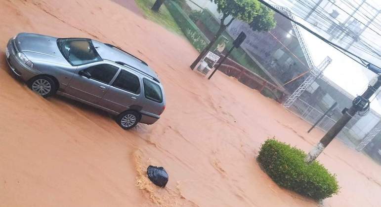 Alerta Laranja Risco De Chuvas Intensas E Alagamentos Em Quase 50 Cidades Do Es Cidades R7 Folha Vitoria