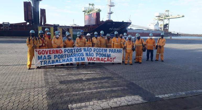 Portuarios Protestam Por Vacina Contra A Covid 19 Categoria Diz Que 184 Ficaram Doentes No Es Cidades R7 Folha Vitoria