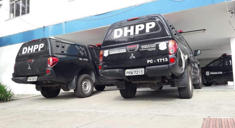 Travesti é morta com um tiro nas costas na praia de Itaparica, em Vila Velha - R7