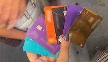 Universitária furta cartões de crédito de colegas, faz compras e é presa
