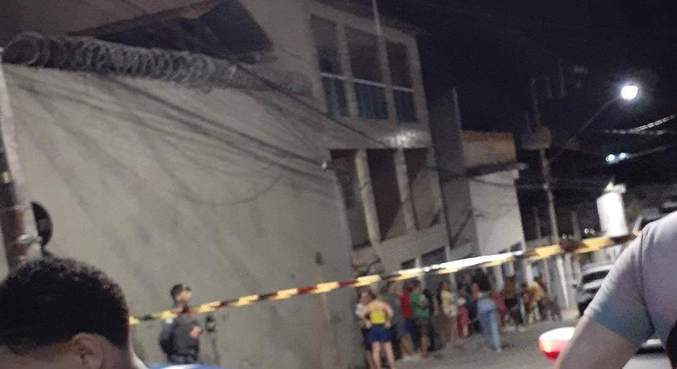 Mulher foi morta nesta quinta-feira (27)
