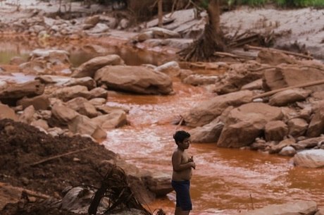 [Imagem: folhapress-tragedia-mariana-051120180747...ns=460x305]