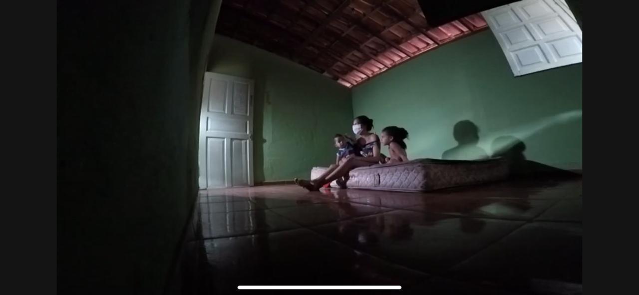 Na casa de Marciele, o colchão no chão faz as vezes de móvel (Record TV)