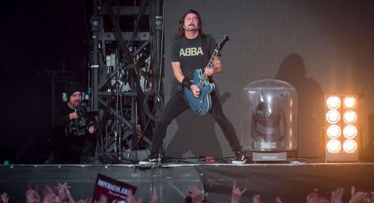 Dave Grohl diz qual é a melhor banda que já abriu para o Foo Fighters