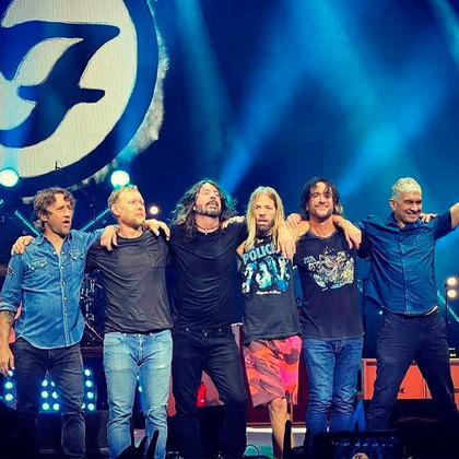 Foo Fighters fez um show muito elogiado no festival em 2019. Alem do público ter ido ao delírio, a crítica apontou com o melhor show do segundo dia. 