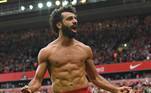 5 - Mohamed Salah (Liverpool) - 41 milhões de dólares (R$ 216,3 milhões)O egípcio Salah fecha o Top 5. O atacante do Liverpool recebe salário de 25 milhões de dólares R$ 131 milhões) do clube inglês, mas arrecada de patrocínios um valor superior ao de Mbappé: 16 milhões de dólares (R$ 84 milhões)