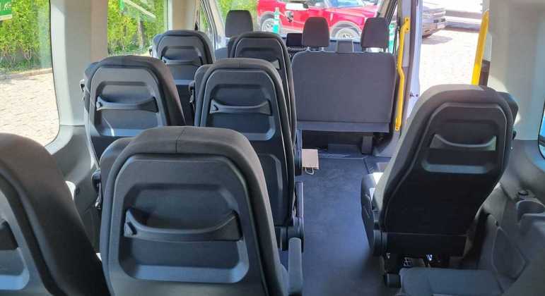 Modelo pode levar até 17 passageiros