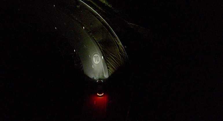 Motorista pode visualizar facilmente o limite de velocidade 