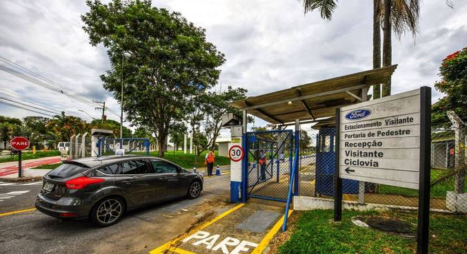 Metalúrgicos fazem ato contra fechamento da Ford nesta terça-feira -  Notícias - R7 Economia