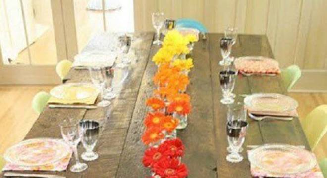 Forme um lindo arranjo de mesa com flores de gérbera em diferentes tonalidades