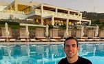 Nicholas Latifi, da Williams, viajou para Creta, a maior ilha da Grécia, com a namorada, a modelo Sandra Dziwiszek. Lá, eles aproveitaram a estadia em um luxuoso resort
