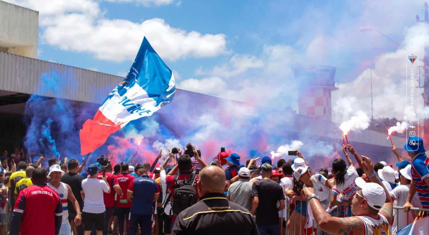 Ônibus grátis são disponibilizados para torcida em jogo do Flamengo no  Mundial