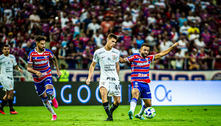 Fortaleza marca nos acréscimos e vence o Corinthians na prévia da semi da Sul-Americana 