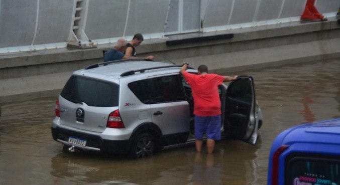 Governo federal ajudará Rio de Janeiro após fortes chuvas na cidade
