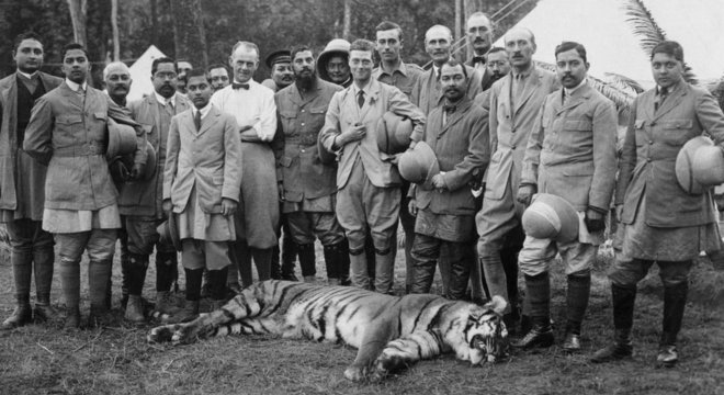 Caça esportiva muitas vezes evoca imagens do passado colonial africano

