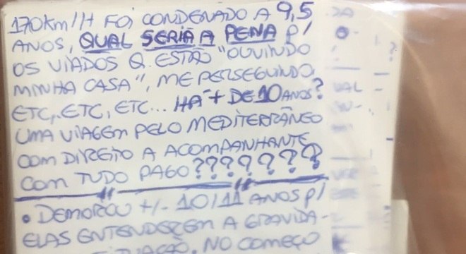 Bloco de folhas de atirador foi apreendido pela polícia de Campinas (SP) 