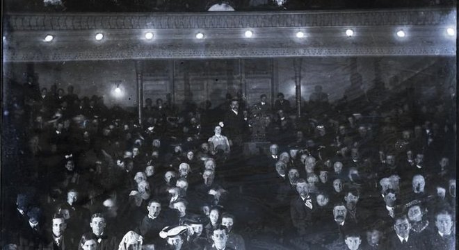Foto do cinema em 1899, quando era conhecido como Graham Opera House; local sobreviveu à Grande Depressão e à chegada do streaming