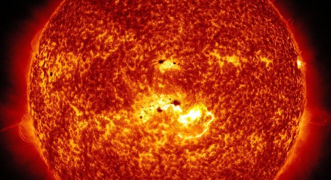  A supernova poderia ter uma massa até 100 vezes maior que o Sol