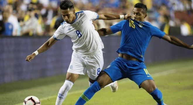 9º Alex Sandro
Campeão italiano com a Juventus mais uma vez, o lateral-esquerdo brasileiro tem valor de mercado de 50 milhões de euros (R$ 223 milhões), assim como Éder Militão, companheiro de Seleção Brasileira e futuro jogador do Real Madrid