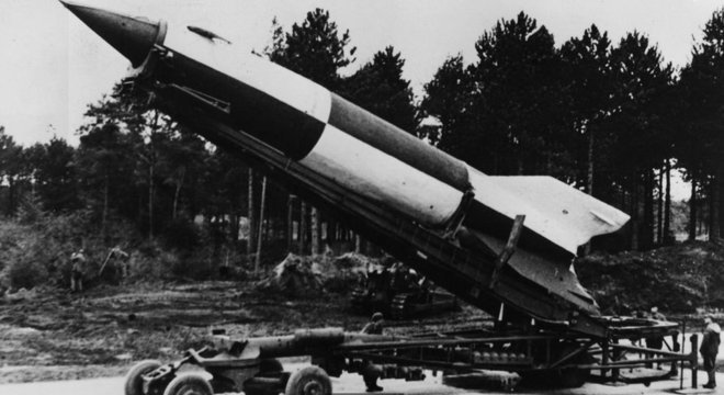  Vários cientistas alemães que ajudaram a enviar as missões Apollo da Nasa à Lua já haviam trabalhado nos foguetes V-2 para os nazistas