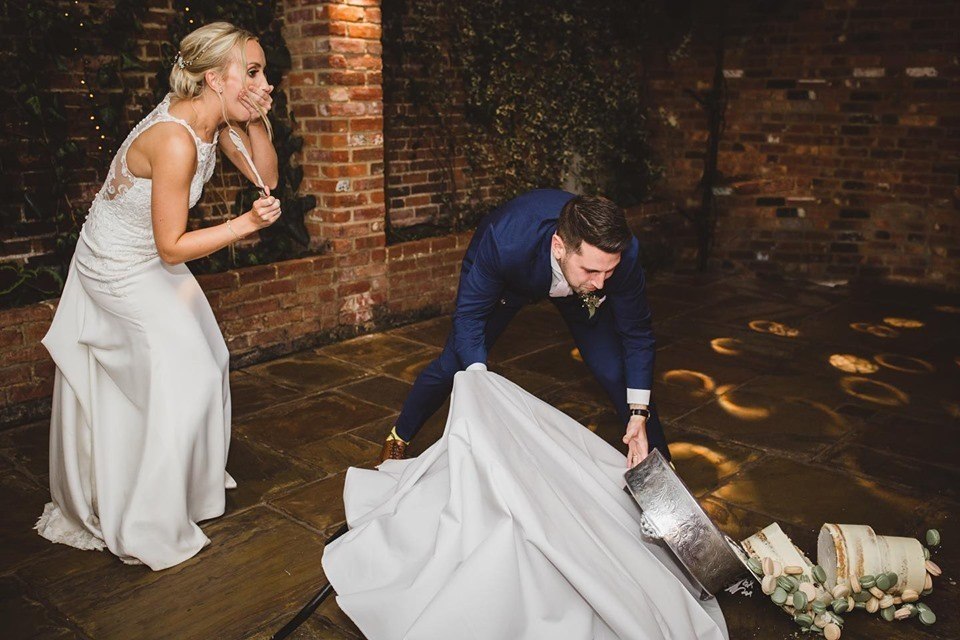 Bolo De Casamento - Jogo Acabado Foto de Stock - Imagem de adversidade,  conter: 179854596