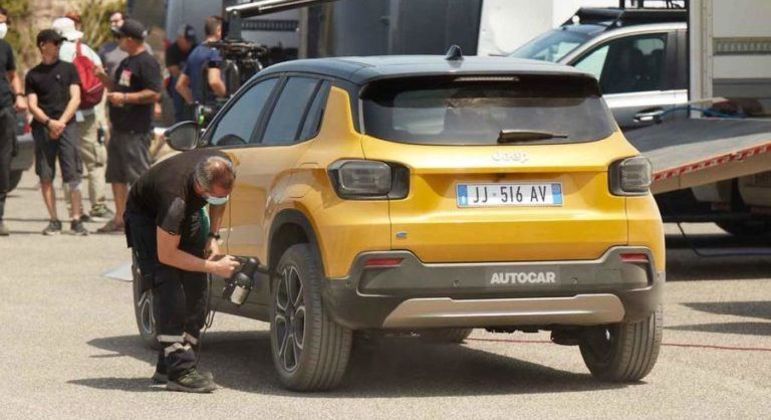 Modelo traz faróis arredondados na traseira
