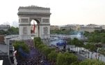 World Cup - France Victory Parade on the Champs Elysees
Soccer Football - World Cup - France Victory Parade on the Champs Elysees - Paris, France - July 16, 2018 General view during the parade REUTERS/Gonzalo Fuentes