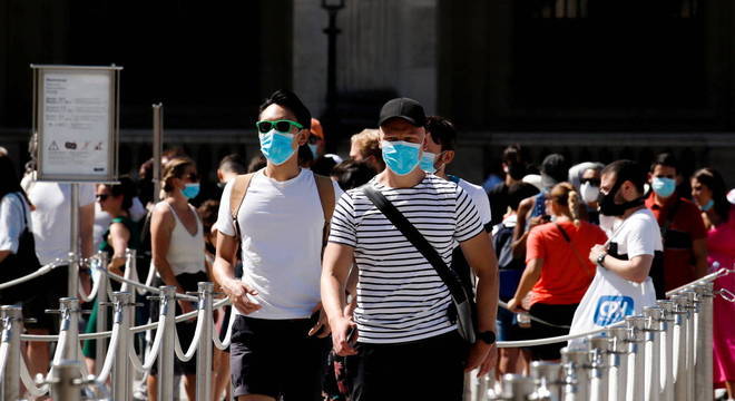 França mantém escalada de infecções pelo novo coronavírus