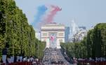Paris realizou nesta quinta-feira (14) o tradicional desfile militar por ocasião do feriado nacional francês de 14 de julho, em um contexto marcado pelo regresso da guerra na Ucrânia