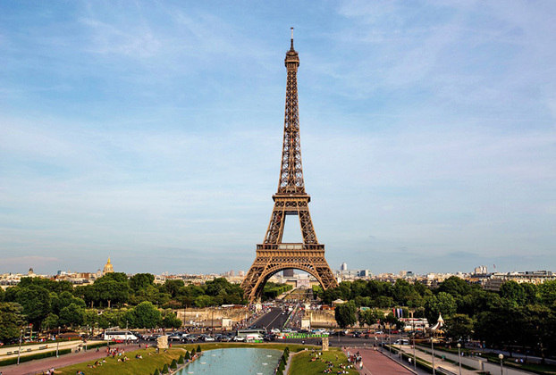 França- Europa- 67,3 milhões de habitantes em 544 mil km2.  Capital-Paris