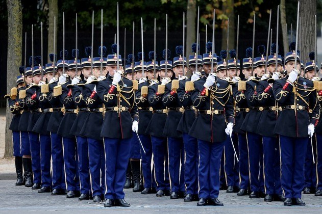 7º - FrançaNação conhecida pelas grandes guerras napoleônicas, a França ficou com o sétimo lugar do ranking da Global Firepower, com 0.1283 pontos. O maior destaque francês é a capacidade que as forças militares do país têm para o transporte de helicópteros de combate