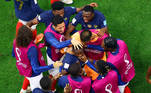 Os Bleus partiram para o abraço para comemorar a vantagem 